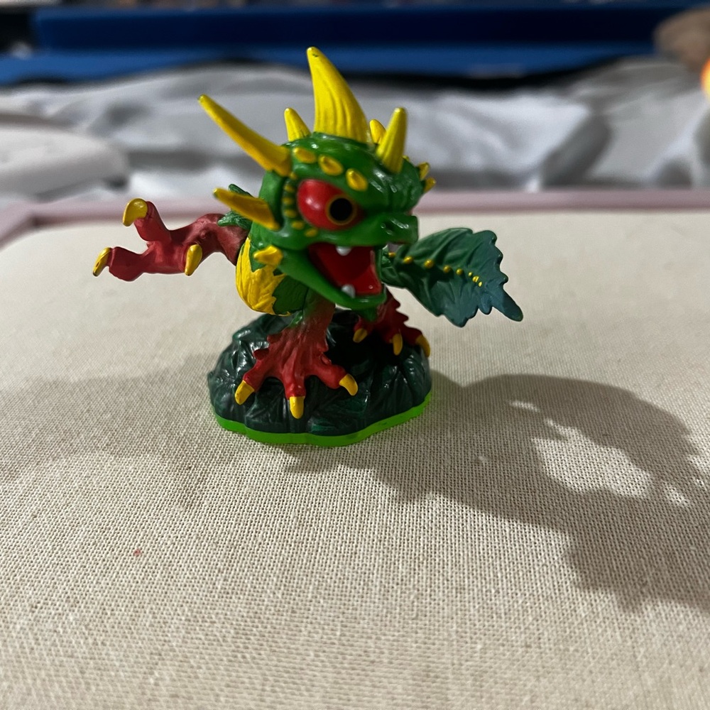 SKYLANDERS SPYRO'S ADVENTURE CAMO  FIGURE ACTIVISION